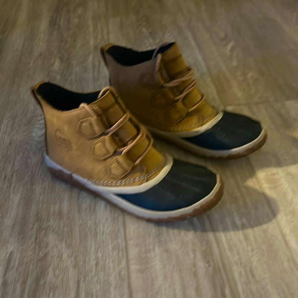 Sorel Out and About Boots